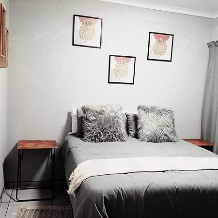 Appartement Be Our Guest Near Or Tambo International Airport à Boksburg Extérieur photo